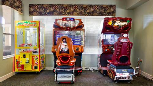 Popular attractions Area Nearby Property